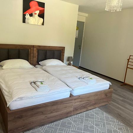 Hotel Restaurant Du Moulin Fleurier Экстерьер фото