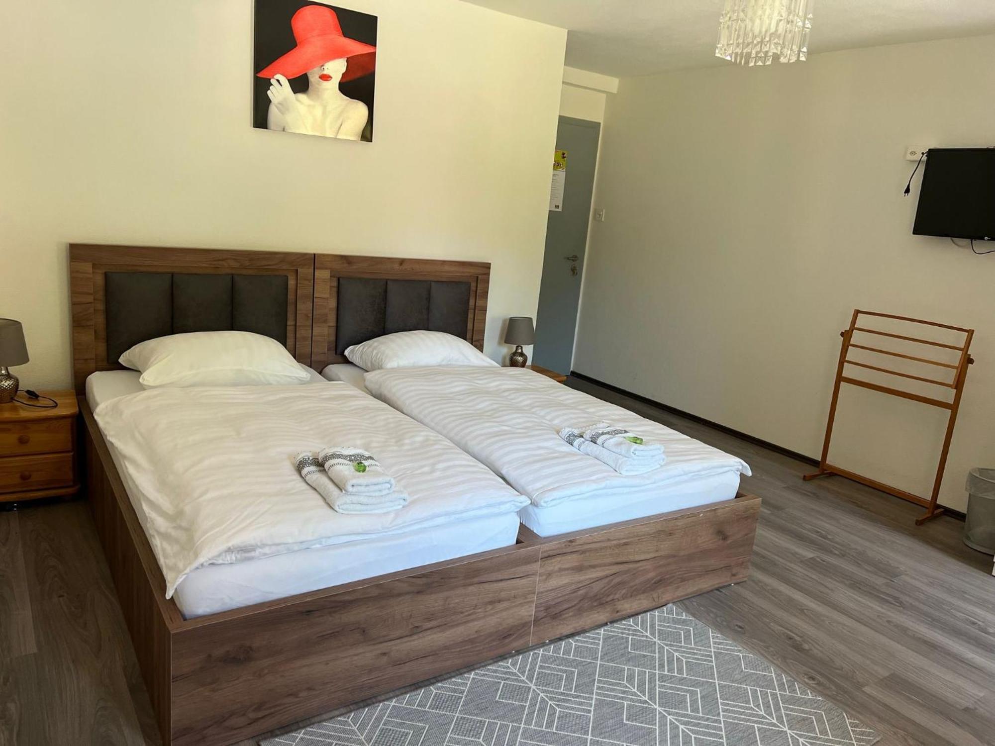 Hotel Restaurant Du Moulin Fleurier Экстерьер фото